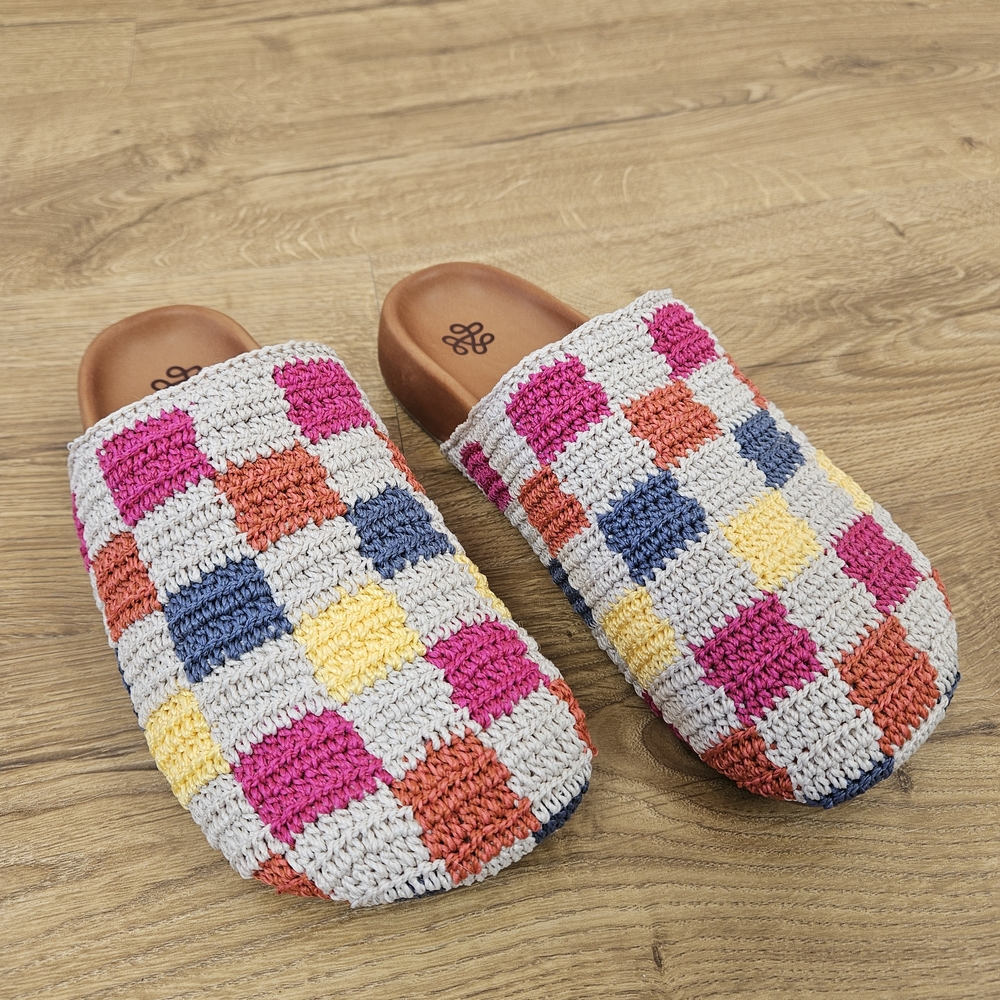 New!! The Sak Bolinas Clog Multi Check Size 8